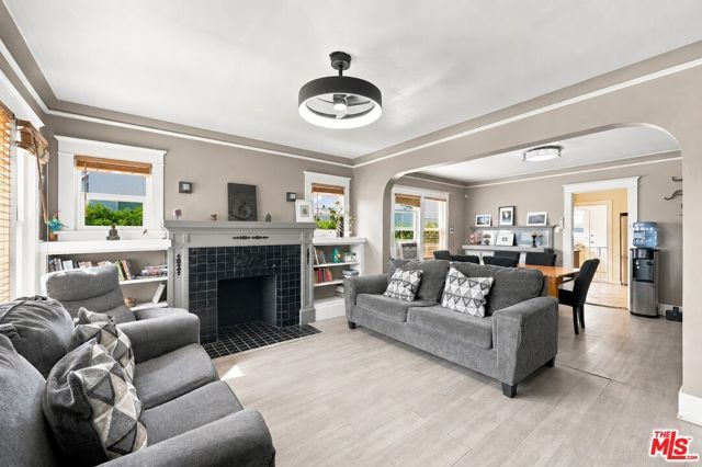3927 Arlington Avenue, Los Angeles, CA 90008