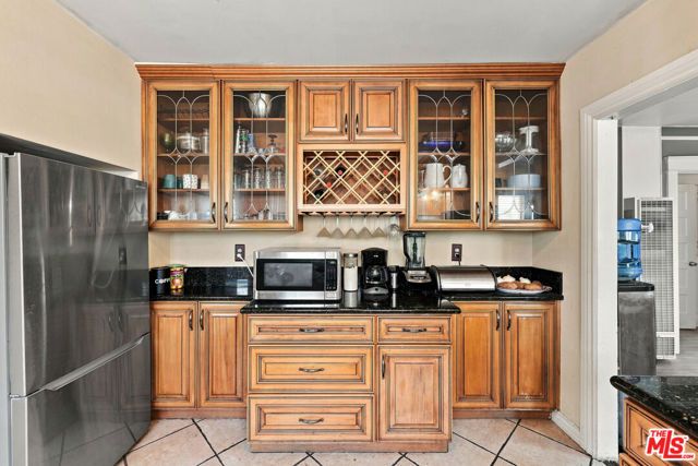 3927 Arlington Avenue, Los Angeles, CA 90008