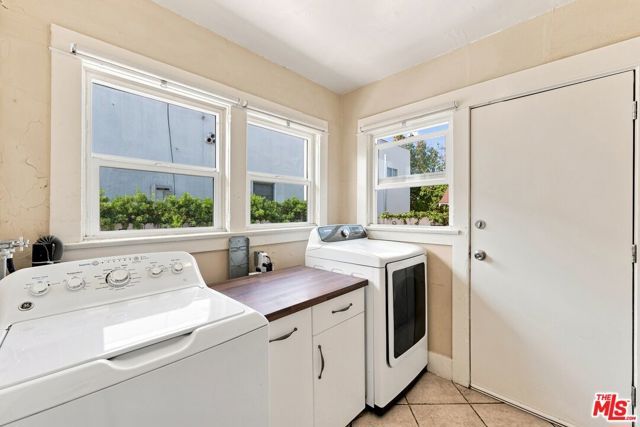 3927 Arlington Avenue, Los Angeles, CA 90008
