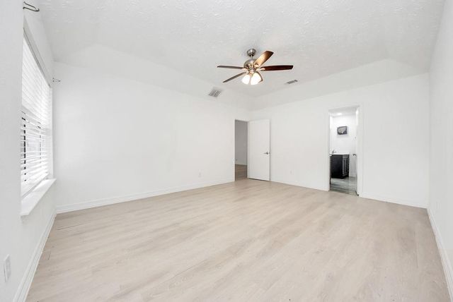 4922 E Laureldale Drive, Houston, TX 77041