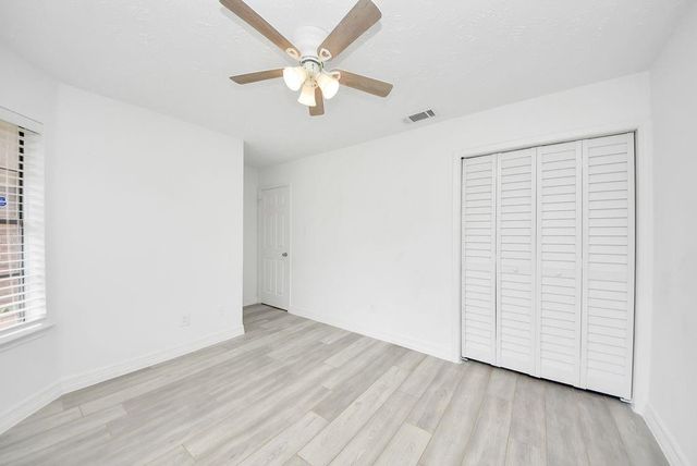 4922 E Laureldale Drive, Houston, TX 77041