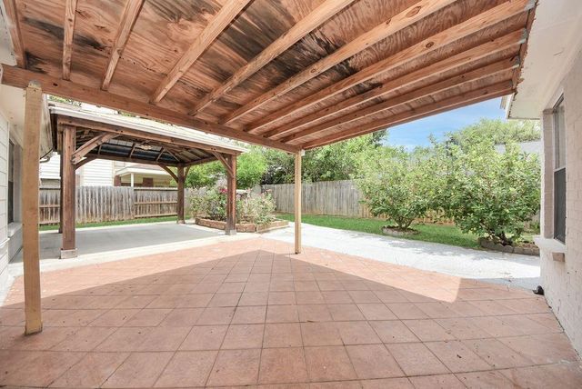 4922 E Laureldale Drive, Houston, TX 77041