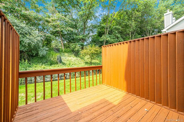 15 Leeward Lane 15, Port Jefferson, NY 11777