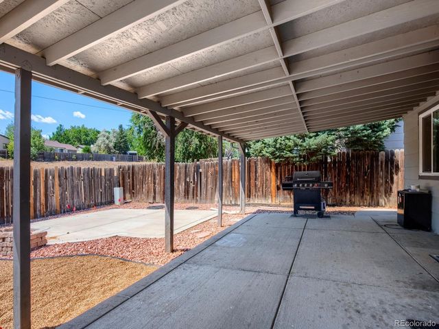 15562 E Bails Dr, Aurora, CO 80017