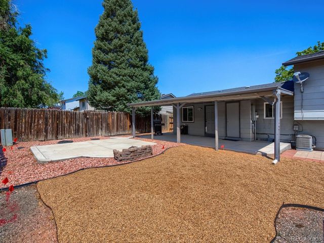 15562 E Bails Dr, Aurora, CO 80017