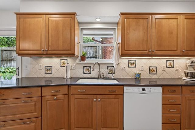 712 East Drive, Edmond, OK 73034