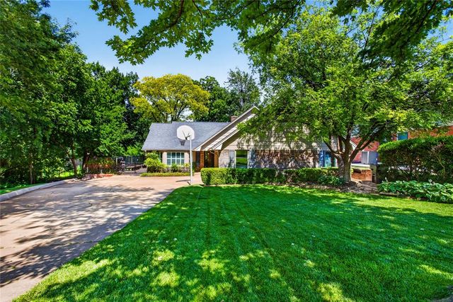 712 East Drive, Edmond, OK 73034