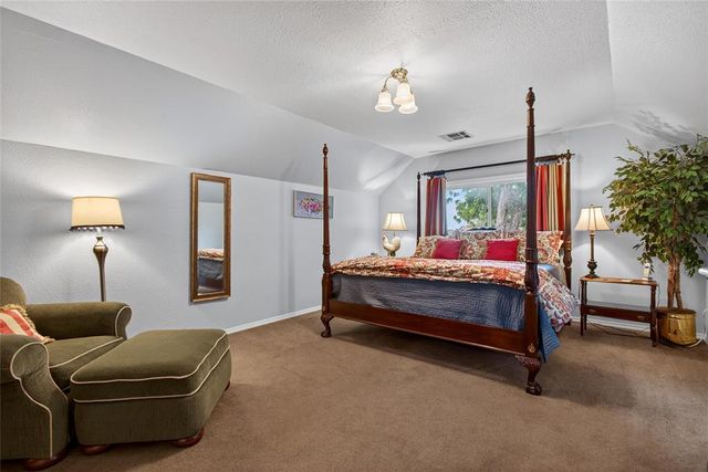 712 East Drive, Edmond, OK 73034