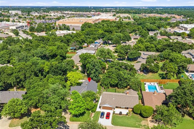 712 East Drive, Edmond, OK 73034