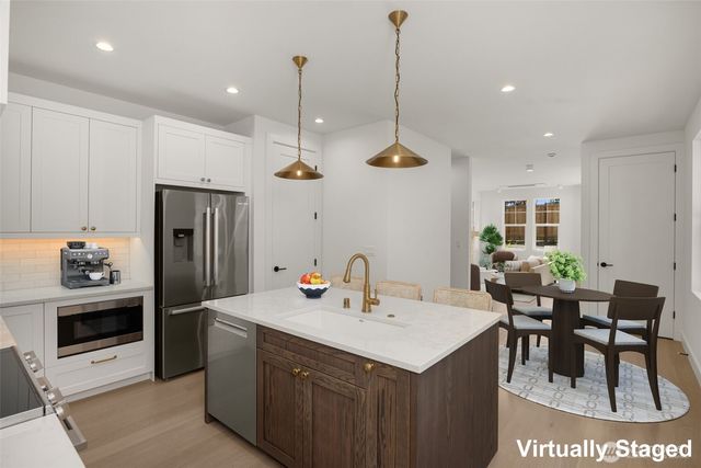 9210 116th Avenue NE, Kirkland, WA 98033