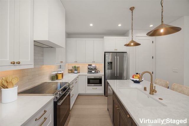 9210 116th Avenue NE, Kirkland, WA 98033