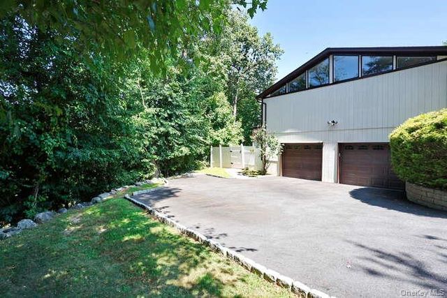 1 Martino Way, Pomona, NY 10970