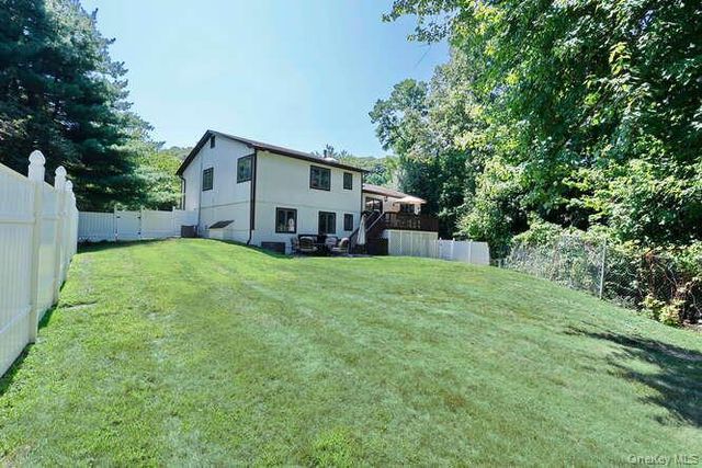 1 Martino Way, Pomona, NY 10970