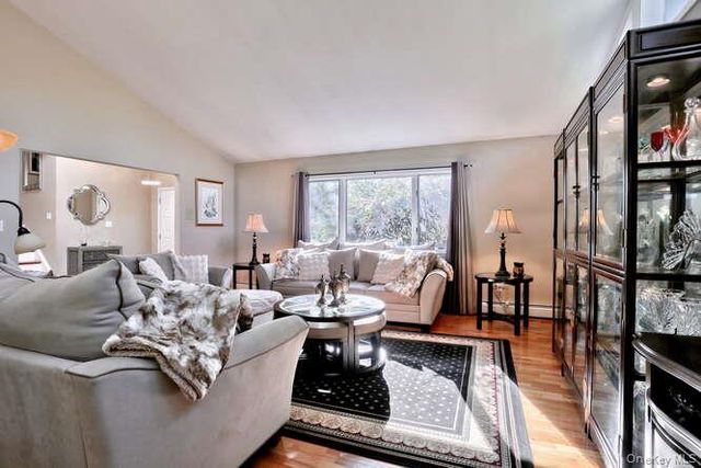 1 Martino Way, Pomona, NY 10970