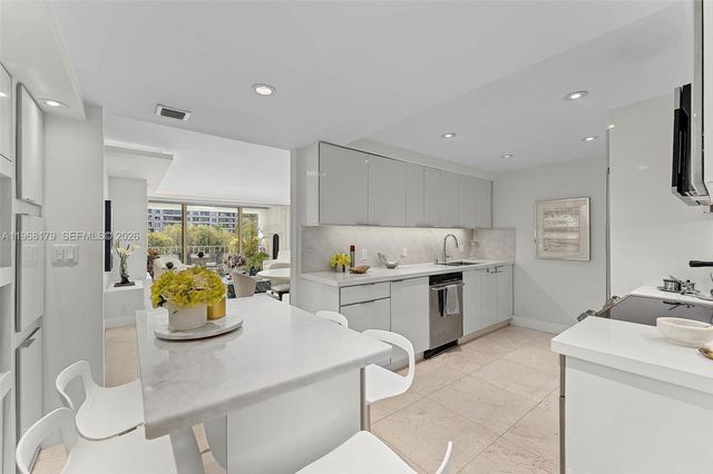 199 Ocean Lane Dr 311, Key Biscayne, FL 33149