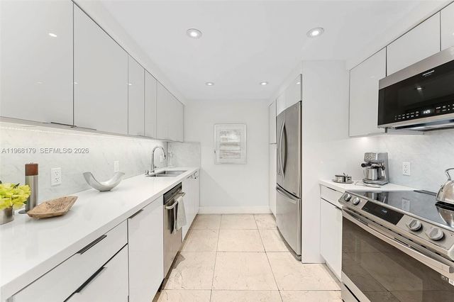 199 Ocean Lane Dr 311, Key Biscayne, FL 33149