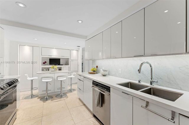 199 Ocean Lane Dr 311, Key Biscayne, FL 33149