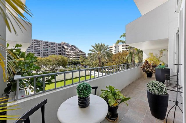 199 Ocean Lane Dr 311, Key Biscayne, FL 33149