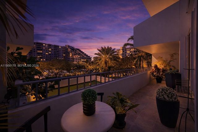 199 Ocean Lane Dr 311, Key Biscayne, FL 33149