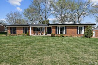 346 Norwood Circle, Ballwin, MO 63011