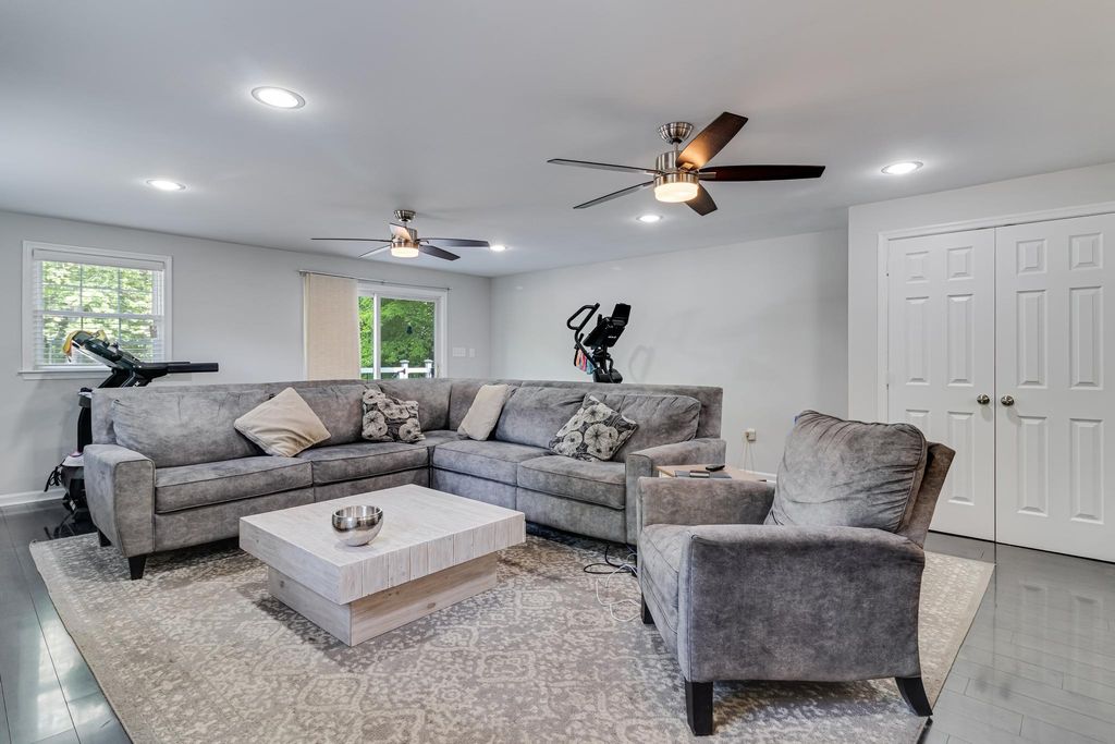 Image 7 of property listing at 8980 SPICEWOOD RUN, Bel Alton, MD 20611