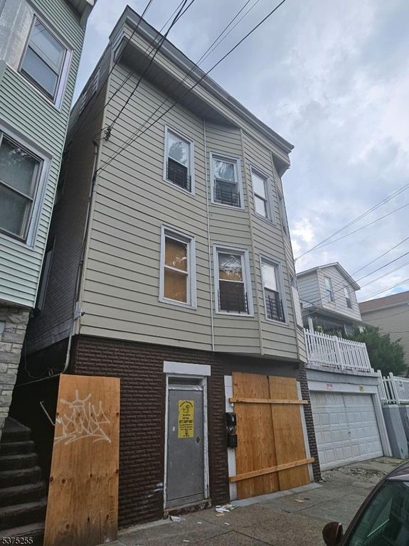 101 N 4Th St 2, Paterson City, NJ 07522