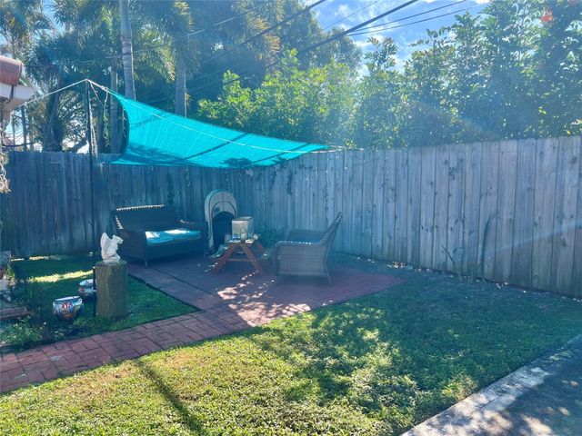 1610-1612 NE 56th Street, Fort Lauderdale, FL 33334