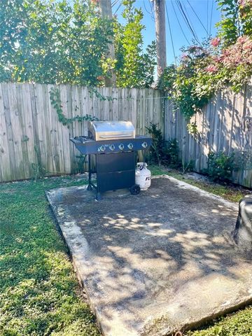 1610-1612 NE 56th Street, Fort Lauderdale, FL 33334