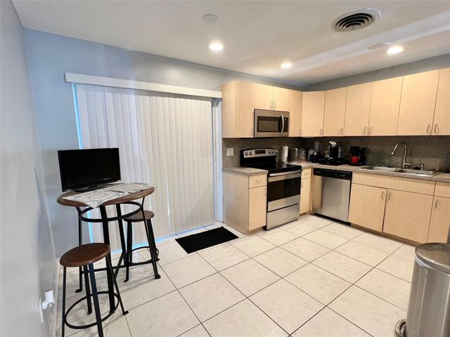 1610-1612 NE 56th Street, Fort Lauderdale, FL 33334