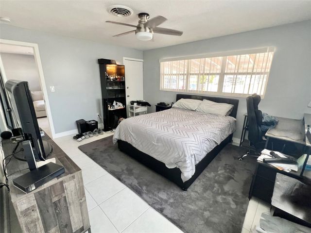 1610-1612 NE 56th Street, Fort Lauderdale, FL 33334