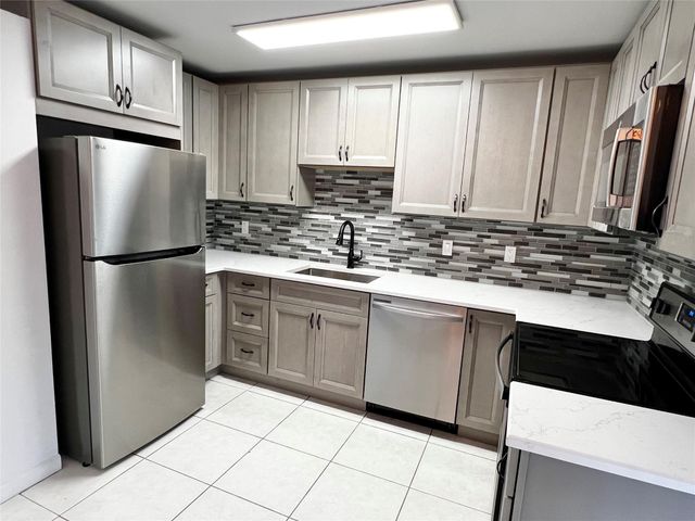 1610-1612 NE 56th Street, Fort Lauderdale, FL 33334