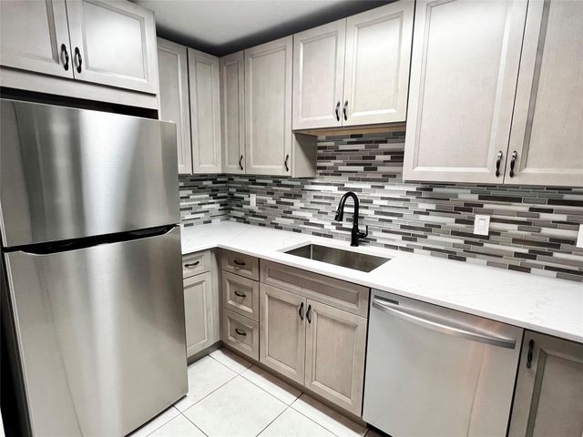 1610-1612 NE 56th Street, Fort Lauderdale, FL 33334