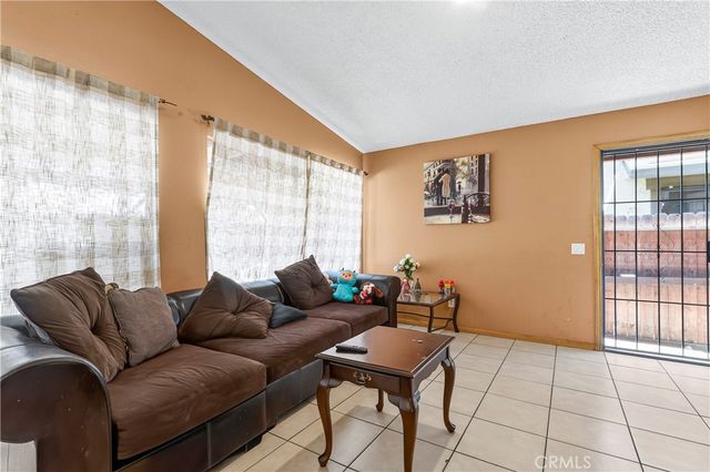 1105 Monroe, Lake Elsinore, CA 92530