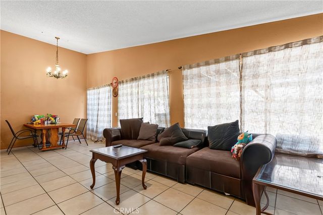 1105 Monroe, Lake Elsinore, CA 92530