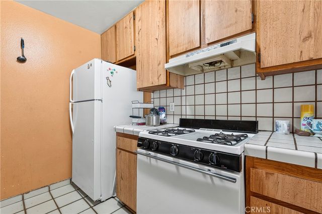 1105 Monroe, Lake Elsinore, CA 92530