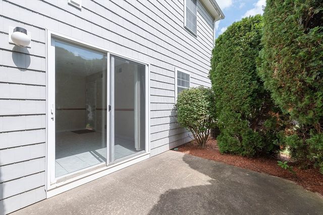 52 Birdie Ln 52, Tewksbury, MA 01876