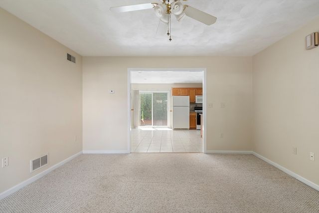 52 Birdie Ln 52, Tewksbury, MA 01876