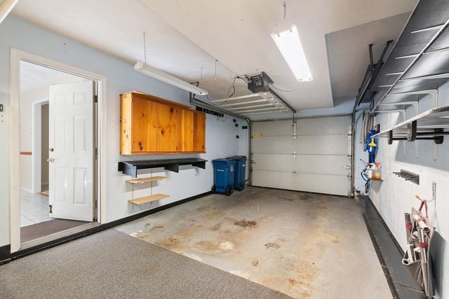 52 Birdie Ln 52, Tewksbury, MA 01876