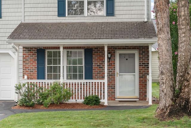 52 Birdie Ln 52, Tewksbury, MA 01876