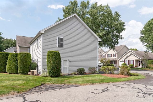 52 Birdie Ln 52, Tewksbury, MA 01876