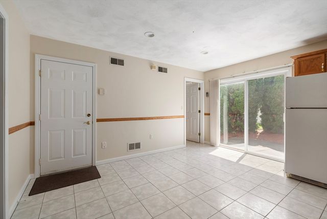 52 Birdie Ln 52, Tewksbury, MA 01876