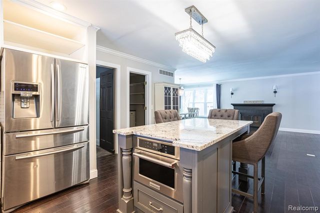 800 Grampian Avenue, Lake Orion, MI 48362