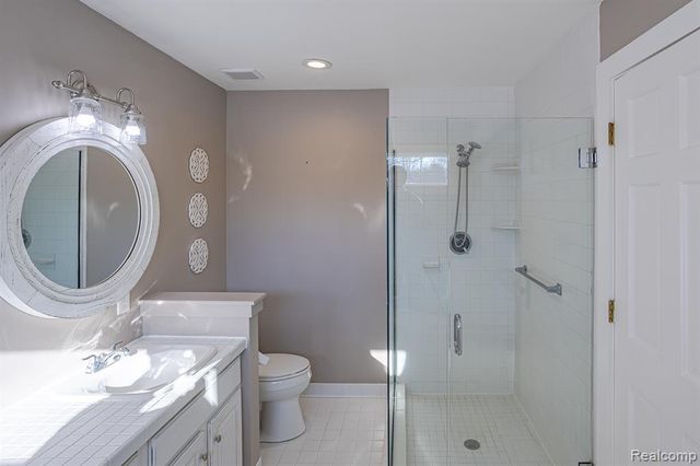 800 Grampian Avenue, Lake Orion, MI 48362