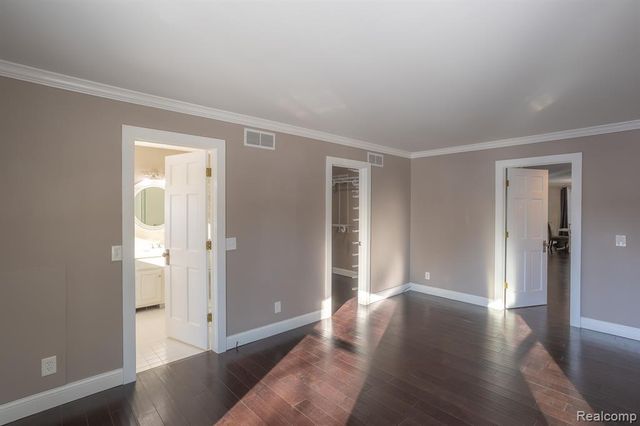 800 Grampian Avenue, Lake Orion, MI 48362