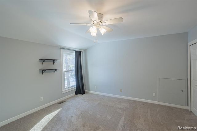 800 Grampian Avenue, Lake Orion, MI 48362