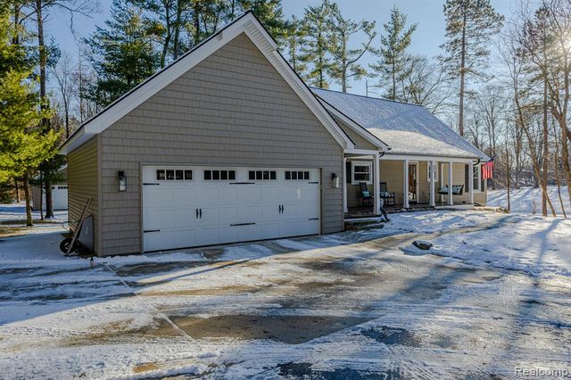 800 Grampian Avenue, Lake Orion, MI 48362