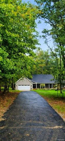 800 Grampian Avenue, Lake Orion, MI 48362