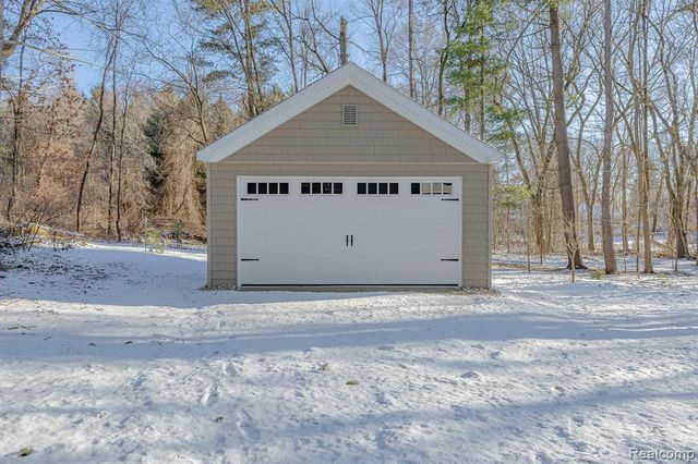 800 Grampian Avenue, Lake Orion, MI 48362