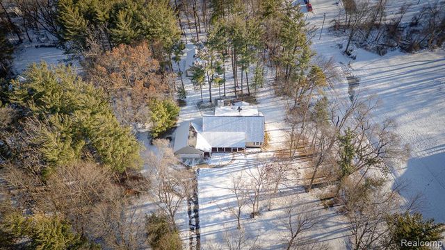 800 Grampian Avenue, Lake Orion, MI 48362