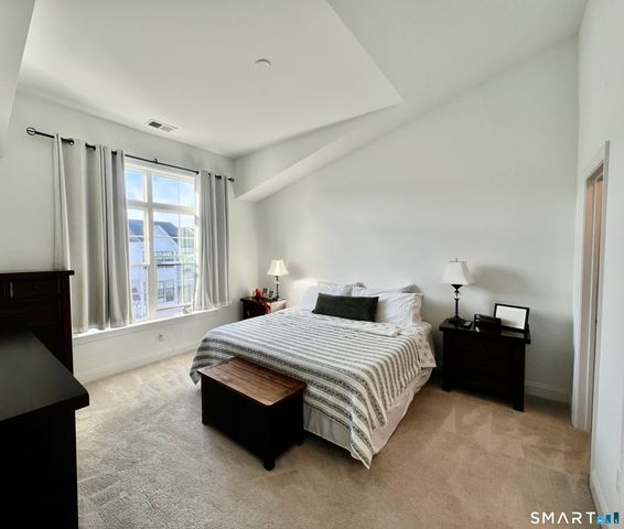 14 East Cross Trail 14, Danbury, CT 06810